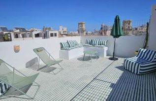 Penthouse with breathtaking views of heart of Alicante - Photo 16