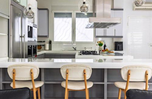 Casa Familiar 9 Pax, Smart TV, Centro, Playa, Café, AC - Foto 14