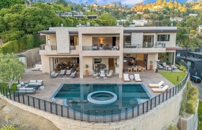 Zorada - Private Hollywood Hills Luxury With Endless Amenities and City Views - Photo 33