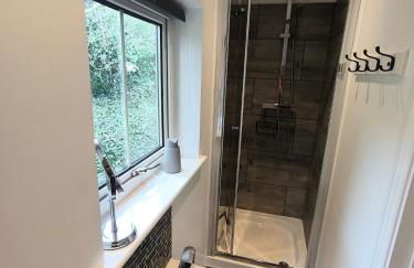 The Pumphouse with Hot Tub - Foto 18