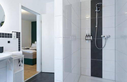 CABANA - Maisonette Apartments - Parkplatz - WiFi kostenlos - Nähe Klinikum - Photo 12