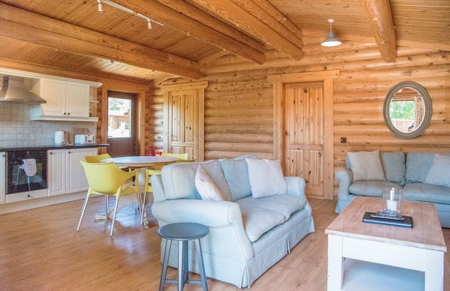 Willow Lodge With Hot Tub, Kingfishers - Foto 8