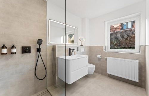 1-2 Personen - Fahrradgarage - Küche - Zentrum - WLAN - Klima - Foto 16