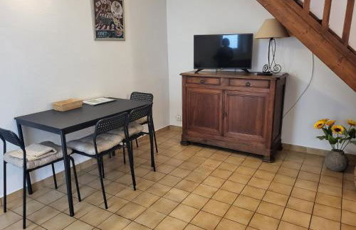 Les Bancs d'Autrefois, maison climatisée avec WIFI au centre de Ruoms - Foto 17