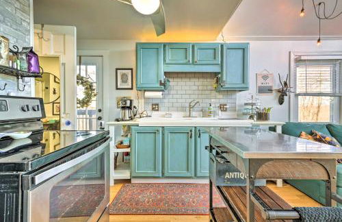 Great Cacapon Cabin with Mountain Views - Photo 9