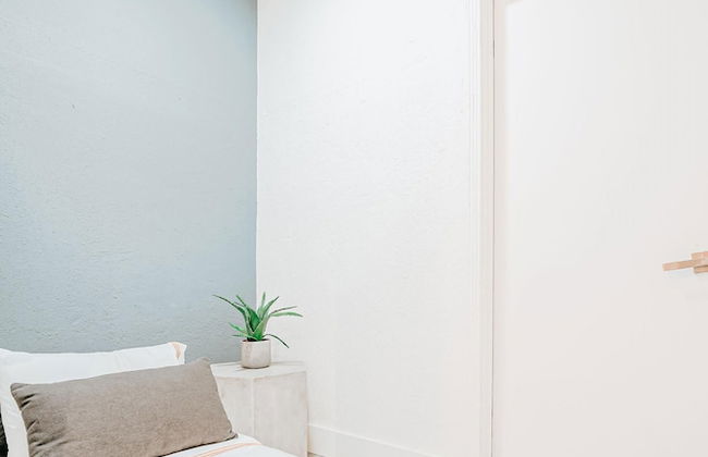 TWO Bedroom Apartment - Photo 7