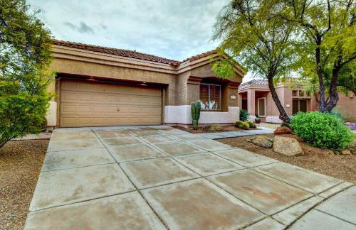 Luxe Couples Retreat with Pool and Outdoor Kitchen! - Foto 57