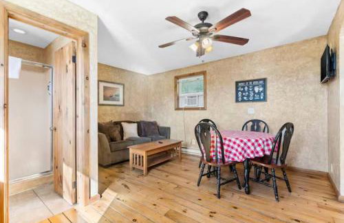 Family Adventure Cabin at the Lake –Walk to Marina - Photo 4