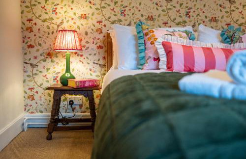 Beautiful 2 Bedroom Cottage in the Cotswolds - Photo 1