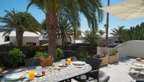 Villa Irene Lanzarote en Costa Teguise en complejo con piscina comunal - Foto 4, Garden, Garden view