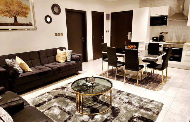 Chafford Suite-Douglas Luxury Apartments - Photo 3