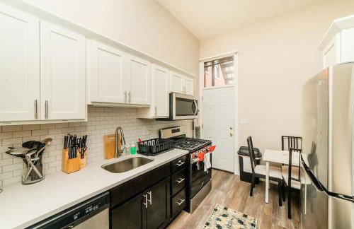 Studio Suite - No Steps - Walkable & Free Parking - Foto 3