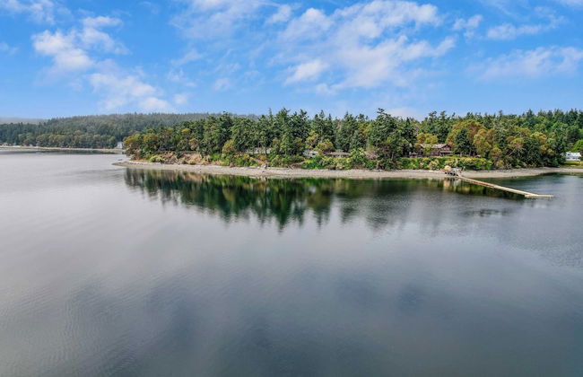 Cove Cottage by Avantstay Waterfront Views + Spa - Photo 31