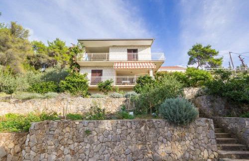 Family-friendly apartments with swimming pool Rogac, Solta - 19809 - Photo 2