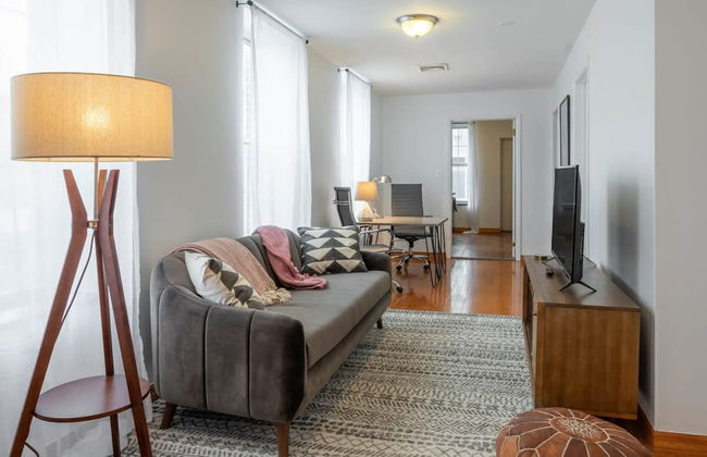 Stairway 3BR Apt w W D Ideal for Groups - Foto 6