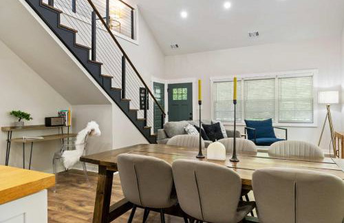 Secluded 3BR Cabin Lake Access & Resort Perks - Foto 15