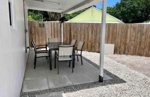 New! Tropical Hideaway near Beach! Tons of Parking - Photo 3