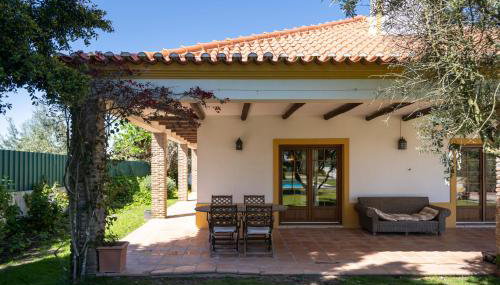 Casa com Piscina Privada em Palmela - Jardim & Estacionamento - Foto 2, Garden, Garden view