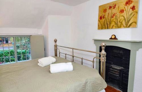 Swan Cottage 2-Bedroom-Netflix-Parking-Nature-Canal - Photo 60