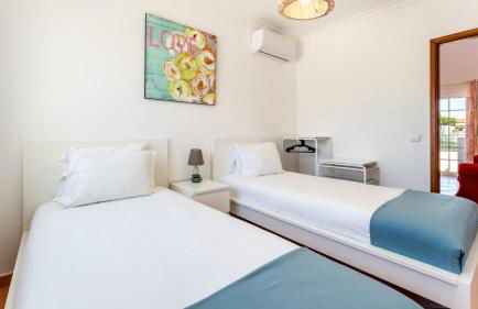 Serene Duplex House With Patio by LovelyStay - Foto 25