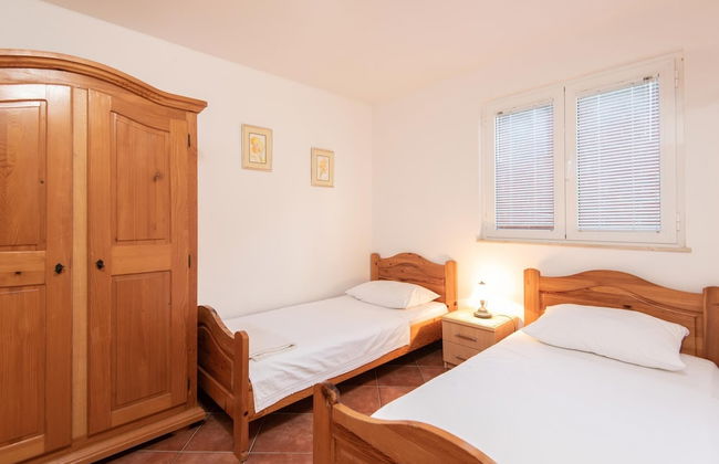 Holiday Home Barbie - Photo 5