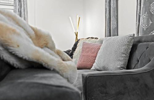 Modern Apartment with Parking & Prime Location - Foto 51