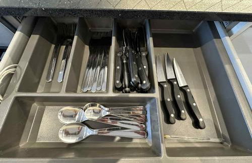 Brain Properties Limited - Contractor and Leisure Stay 4 Bedroom all ensuite house with Parking - Photo 13