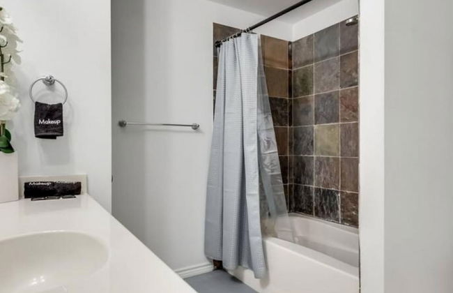 Family Business Retreat King Bed Top Amenities - Foto 13