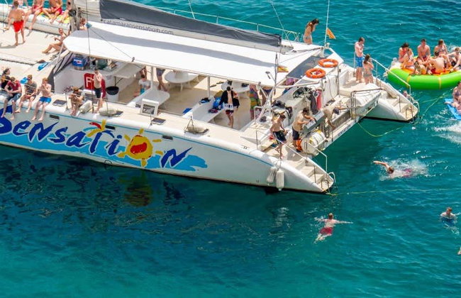 Fiesta en catamarán Sensation Barcelona - Foto 1