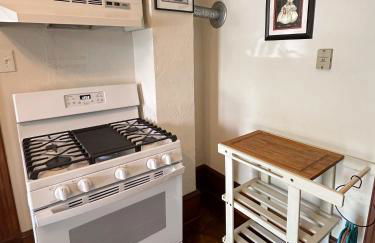 Downtown Historic Victorian Charmer Sleeps 7 - Foto 9