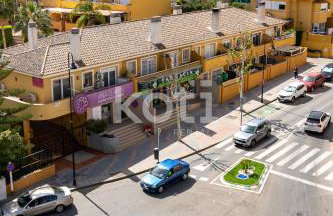 Terraza y Piscina - Koti Rentals - Ático Margarita - Foto 45