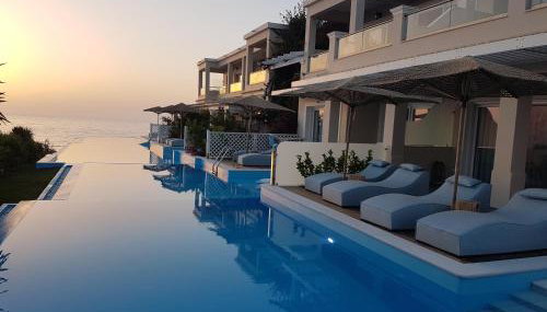 Paralia Luxury Suites - Foto 1