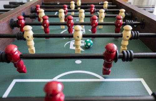 Clicketts - 3-Bedroom, Full Entire House, Sleeps 6 guests, Free wifi, Street Parking, Smart TV, Basildon, Essex London - Foto 43