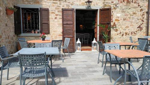 Spacious Apartment in Lisciano Niccone with Mountain View - Photo 2