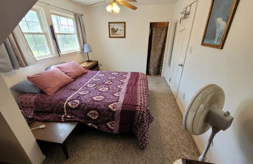 Oscoda Hilltop Haven - Great Location near Beach! - Foto 39