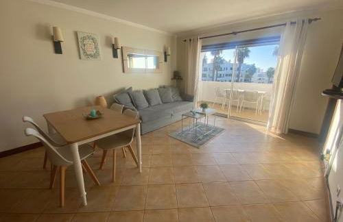 1-Bed - Sleeps 4 - Free Parking & Balcony - Foto 1