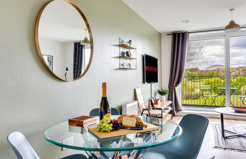 Penthouse Apartment - City Centre - Secure Parking, Balcony, Self-Check-In, Fast Wifi and Smart TV with Netflix by Yoko Property - Photo 16