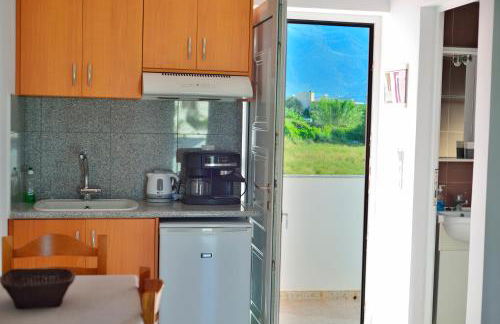 Reina Apartments - Photo 22