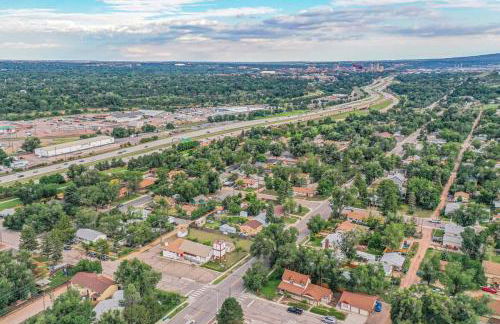 Charming Victorian Haven Near Garden of the Gods - Foto 38