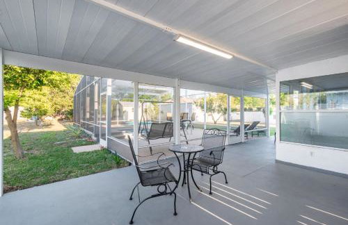 Family Retreat with Pool Fenced Yard AC - Foto 25