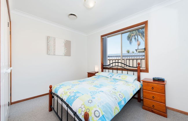 Little Rocky at Fingal Bay - Photo 4