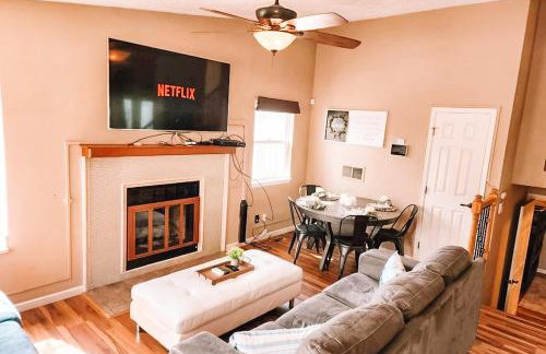 Pet Friendly 2 King Beds AF Academy Sleeps 12 - Foto 24