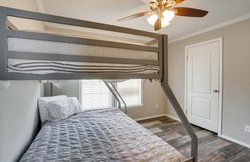 Fishermans Paradise Lake-View Home in Many! - Foto 20