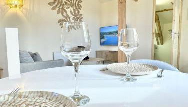 Aux portes de la plage, entièrement rénovés, climatisation, wifi, Parking gratuit, linge de maison fournit, ménage en fin de séjour compris - Foto 2