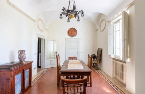 16th Century Townhouse, Large Garden Near Lake, Tuscany and Umbria - Sleeps 18 - Foto 59