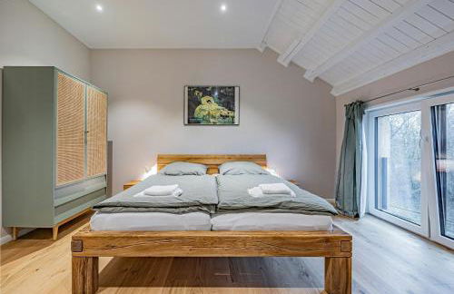 Traditional Architecture Meets Modern Design - Photo 11