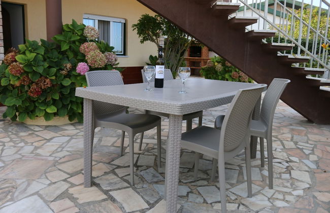 3 Bedroom Apartment in a Ground Floor of a Vila Wseparate Kitchen Living Room - Foto 40