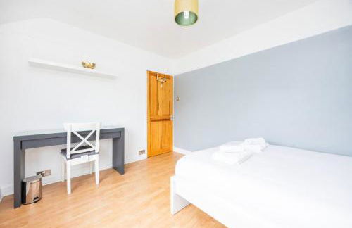 4 Bed , Monthly & Weekly Offers , Ideal For Contractors , Relocation & Leisure Stays - Photo 17