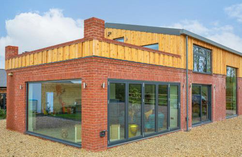 Beautiful Barn Conversion - Orchard Escape for 12! - Foto 8