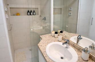 Flat em frente ao mar com piscina varanda e AC - Foto 9